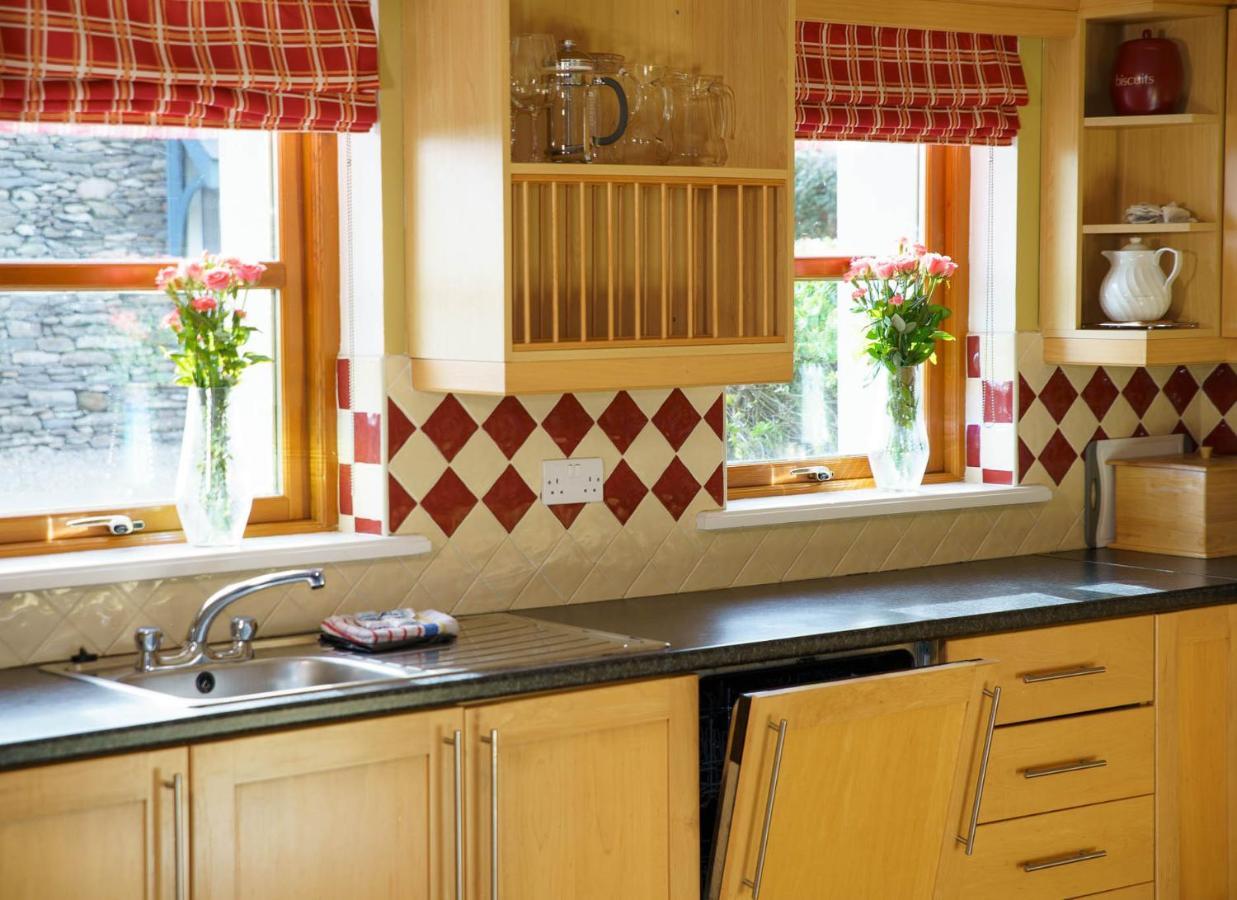 Dingle Courtyard Holiday Homes 3 Bed By Trident Holiday Homes Экстерьер фото