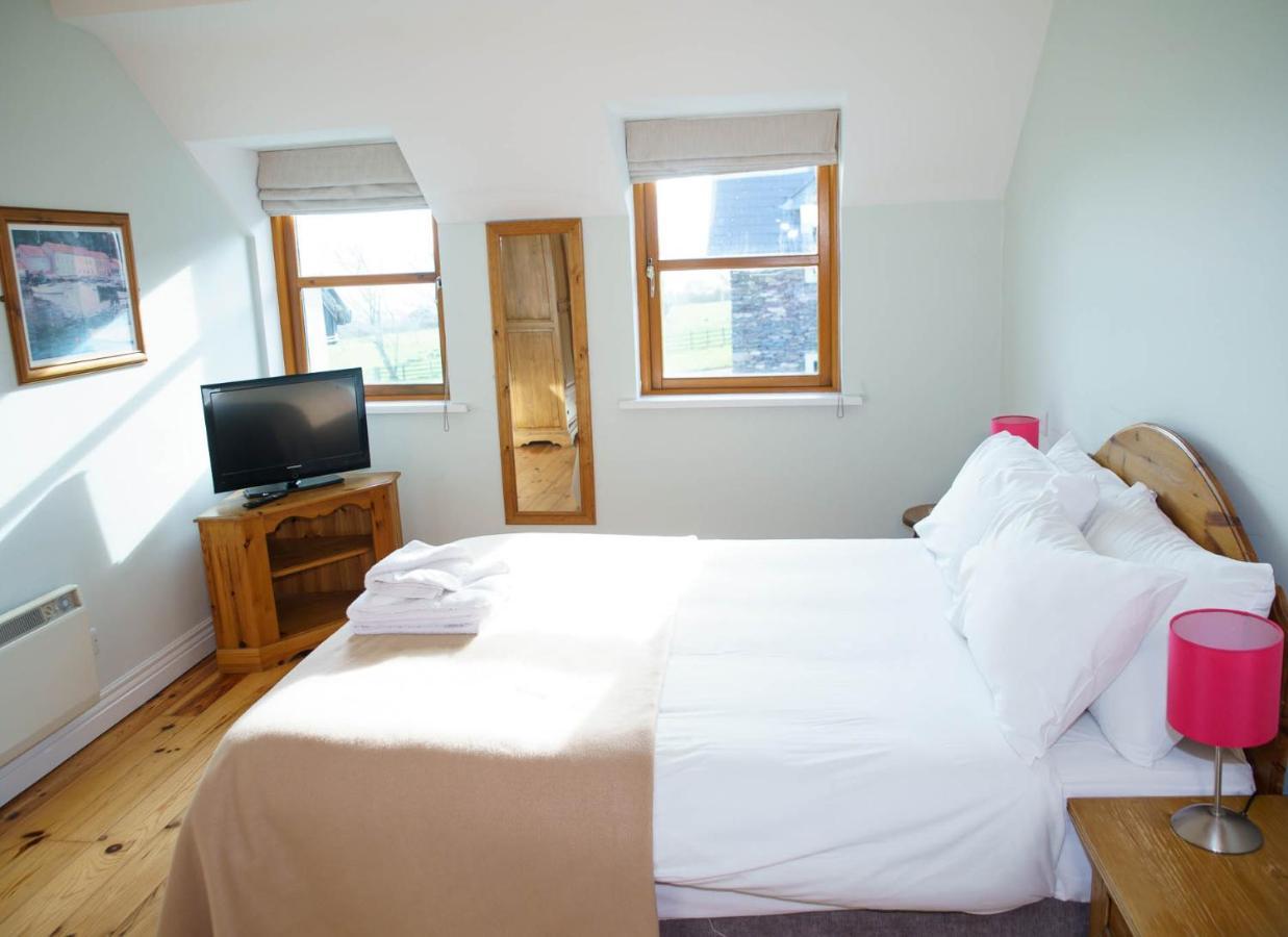 Dingle Courtyard Holiday Homes 3 Bed By Trident Holiday Homes Экстерьер фото